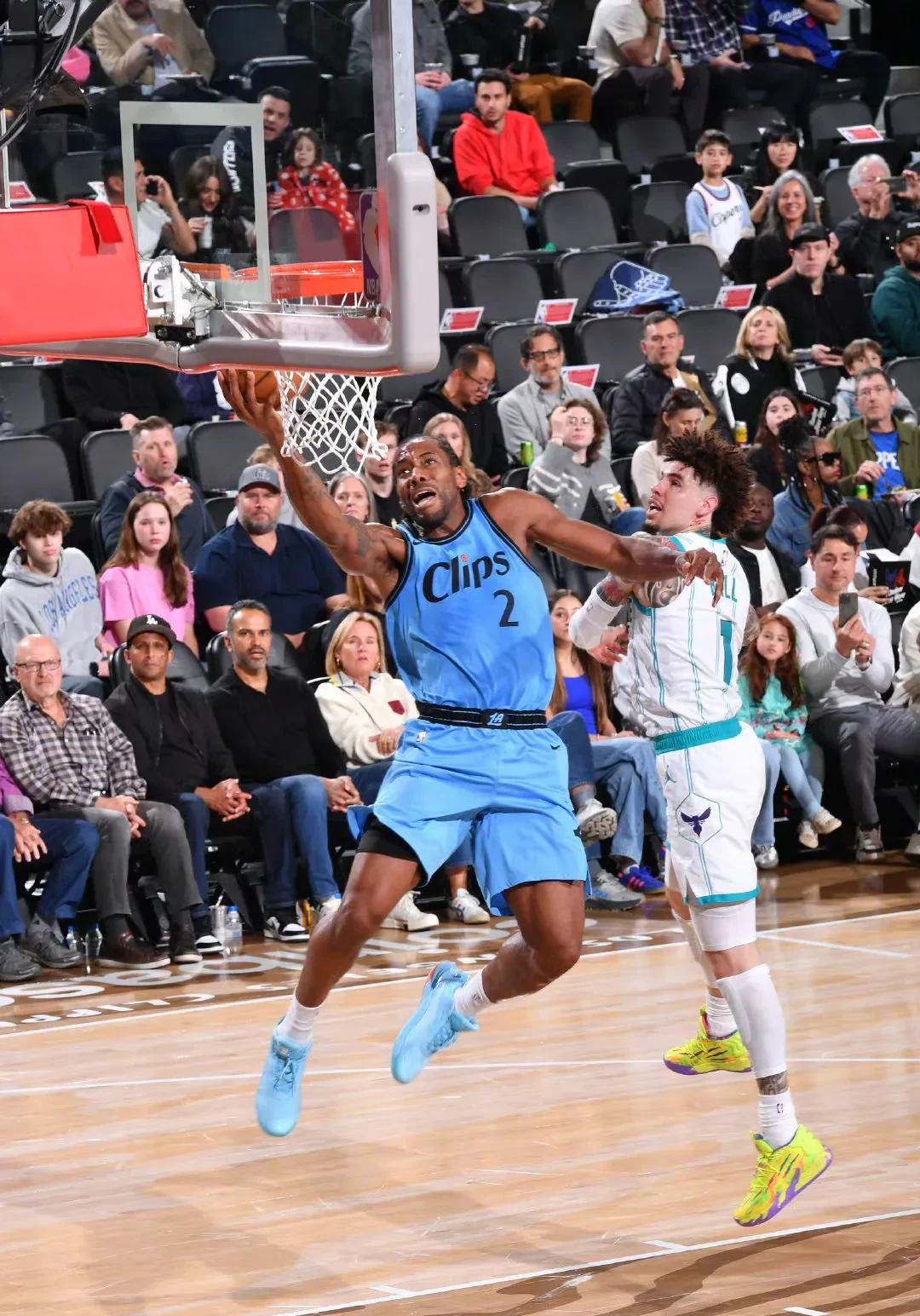 洛杉矶快船训练开放日，集结日造点机会引欢呼，NBA总决赛在即，训练强度明显提升的简单介绍南宫NG官方网站