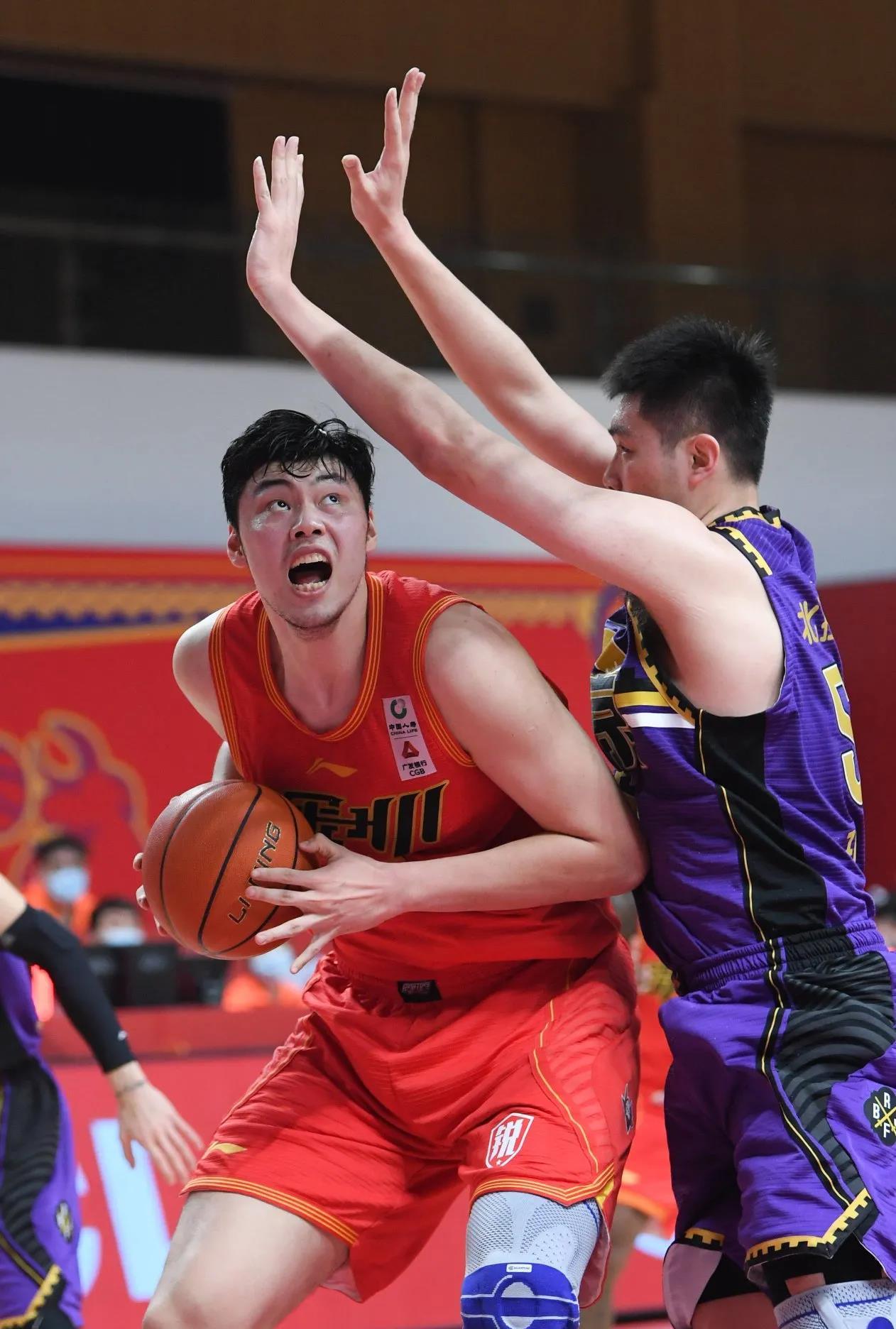 包含山东男篮迎CBA常规赛关键赛；清晨篮板制胜；话题不断；控场能力受关注的词条南宫电竞大舞台