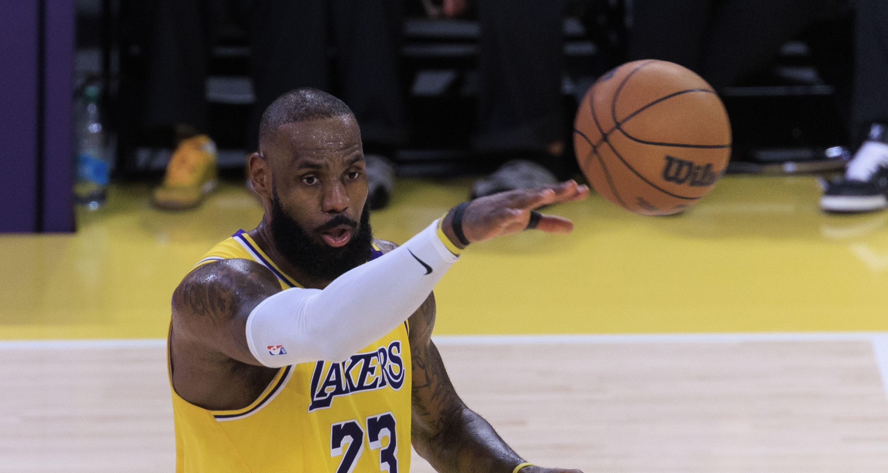 詹姆斯在DWG比赛中晋级Doinb新星逆转表现惊艳，连对手都承认：山东泰山赛后主帅复盘的简单介绍南宫电竞赛事