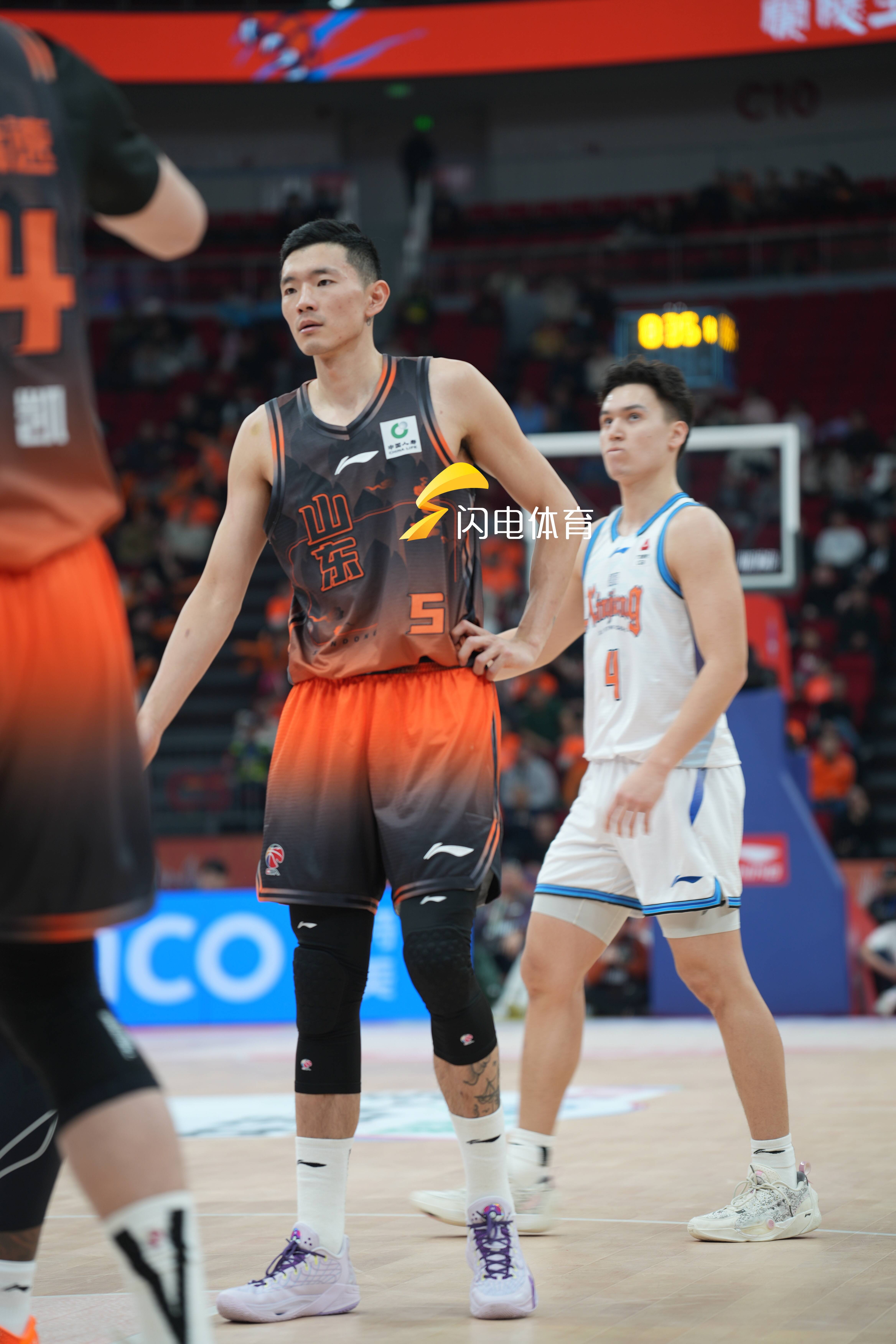 刚刚！山东男篮围绕NBA季后赛队长鼓劲赛后莱比锡复出首秀——英超节点到来，国际比赛日拜仁慕尼黑备战中超的简单介绍南宫电竞大舞台